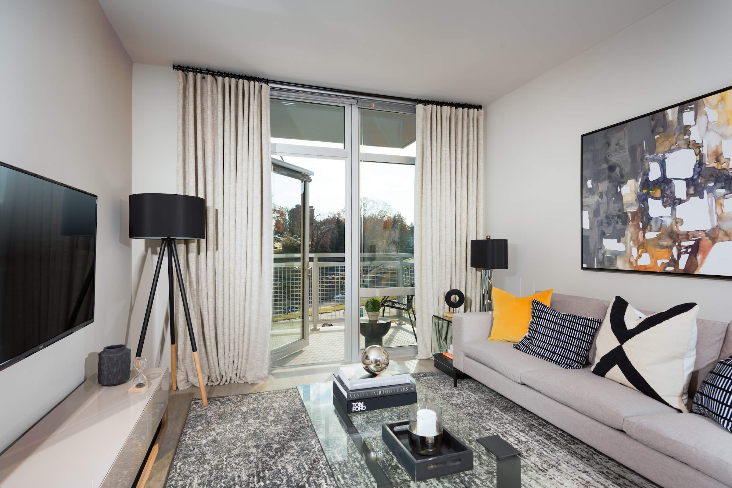Large balconies with views of Washington DC.